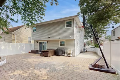 110 Roeckel Avenue, Valley Stream, NY 11580 - Photo 29