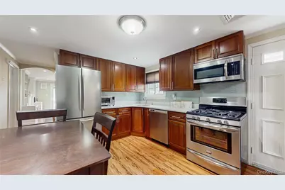 110 Roeckel Avenue, Valley Stream, NY 11580 - Photo 21