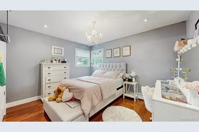 110 Roeckel Avenue, Valley Stream, NY 11580 - Photo 13