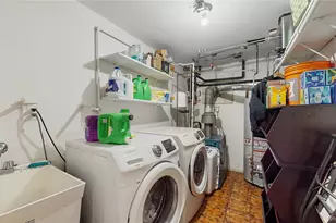 110 Roeckel Ave, Valley Stream, NY 11580 - Photo 27