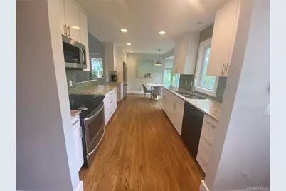 19 West End Avenue, East Quogue, NY 11942 - Photo 9