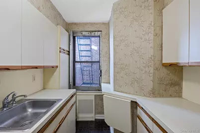 65-39 108th Street #E-10, Forest Hills, NY 11375 - Photo 13