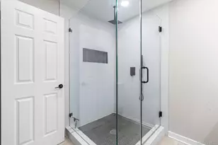 34-11 11th St, Astoria, NY 11106 - Photo 23