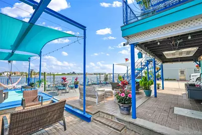 15579 Bayview Avenue, Rosedale, NY 11422 - Photo 9