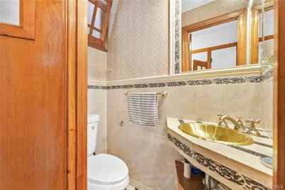 15579 Bayview Avenue, Rosedale, NY 11422 - Photo 27