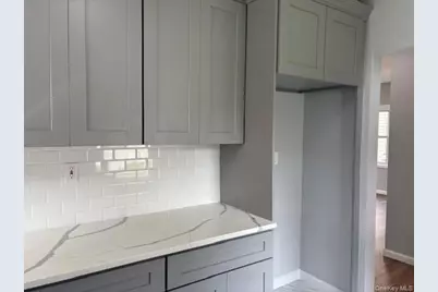 110 Woodside Avenue, Freeport, NY 11520 - Photo 5