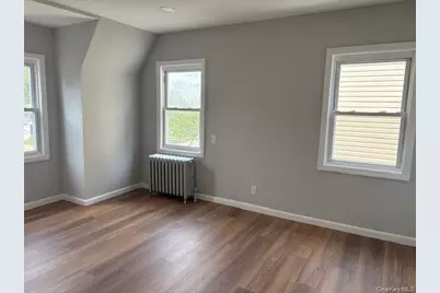 110 Woodside Avenue, Freeport, NY 11520 - Photo 11