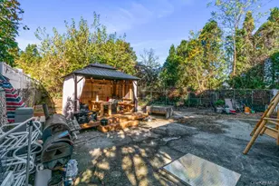 44-06 Jessie Ct, Little Neck, NY 11363 - Photo 21