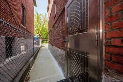 1861 Hering Avenue, Bronx, NY 10461 - Photo 21