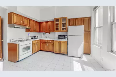 31-71 32 Street, Astoria, NY 11106 - Photo 11