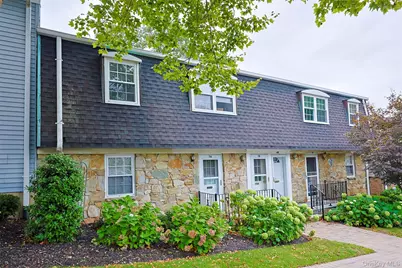 10 Harbour Lane #5A, Oyster Bay, NY 11771 - Photo 1