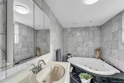 2 Sheridan Street, Valley Stream, NY 11580 - Photo 7