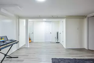 1013 Stafford Rd, Valley Stream, NY 11580 - Photo 25