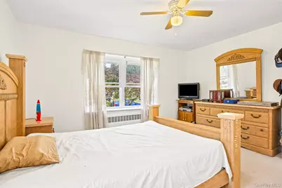 1013 Stafford Road, Valley Stream, NY 11580 - Photo 15