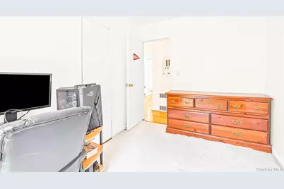 1013 Stafford Road, Valley Stream, NY 11580 - Photo 19