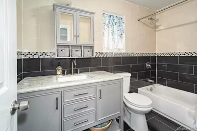 833 E 229th Street, Bronx, NY 10466 - Photo 15