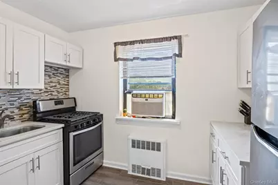 147-10 84th Road #4G, Briarwood, NY 11435 - Photo 3