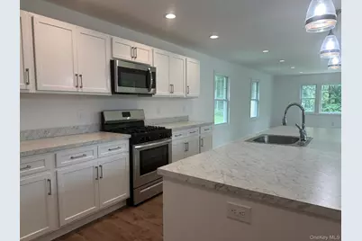 121 W Main Street, Kings Park, NY 11754 - Photo 9