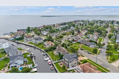 236 E Shore Drive, Massapequa, NY 11758 - Photo 27