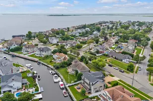 236 E Shore Dr, Massapequa, NY 11758 - Photo 27