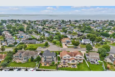 236 E Shore Drive, Massapequa, NY 11758 - Photo 29