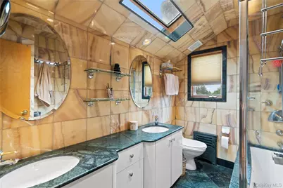 33 Shelter Hill Road, Plainview, NY 11803 - Photo 17