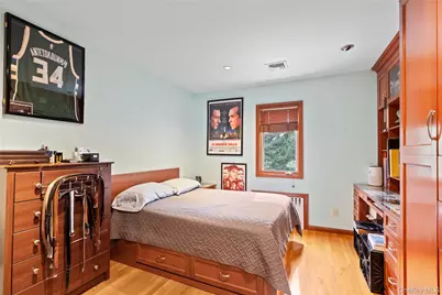 33 Shelter Hill Road, Plainview, NY 11803 - Photo 19