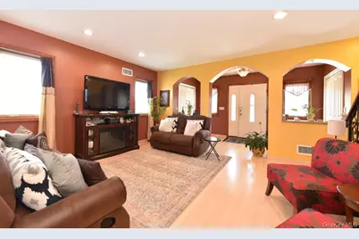 385 Oceanside Parkway, Oceanside, NY 11572 - Photo 5