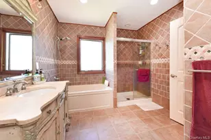 385 Oceanside Pkwy, Oceanside, NY 11572 - Photo 21