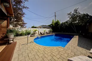 997 Glen Dr, Franklin Square, NY 11010 - Photo 35