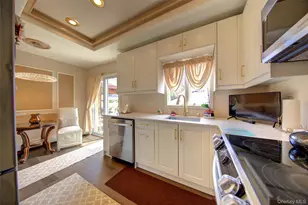 997 Glen Dr, Franklin Square, NY 11010 - Photo 19