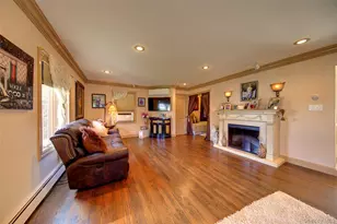 997 Glen Dr, Franklin Square, NY 11010 - Photo 7