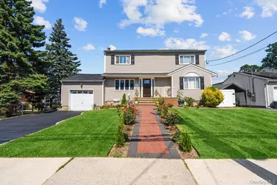 1212 Herzel Boulevard, West Babylon, NY 11704 - Photo 3