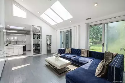 145 Arrandale Avenue, Great Neck, NY 11024 - Photo 17