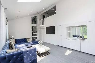 145 Arrandale Avenue, Great Neck, NY 11024 - Photo 19