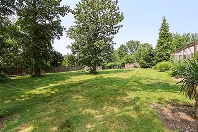 145 Arrandale Avenue, Great Neck, NY 11024 - Photo 39