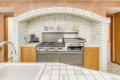 352 Phillips Hill Road, New City, NY 10956 - Photo 17