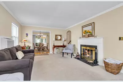 14 Coralyn Avenue, White Plains, NY 10605 - Photo 9