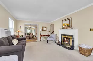 14 Coralyn Ave, White Plains, NY 10605 - Photo 9