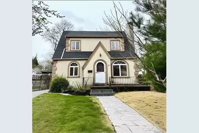 5 Garfield Place, Roslyn Heights, NY 11577 - Photo 1