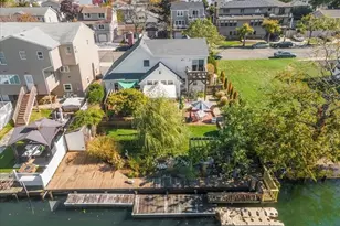 3442 Colony Dr, Baldwin, NY 11510 - Photo 3