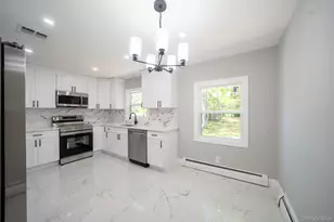 23 Wheat Path Rd W, Mount Sinai, NY 11766 - Photo 3