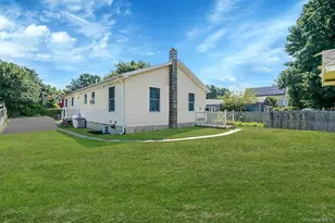 395 Linnet St, Greenport, NY 11944 - Photo 3