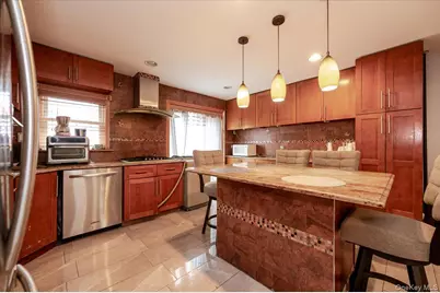 2703 Woodhull Avenue, Bronx, NY 10469 - Photo 9