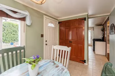 10 Stuart Avenue, Babylon, NY 11702 - Photo 13