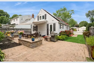 10 Stuart Avenue, Babylon, NY 11702 - Photo 5