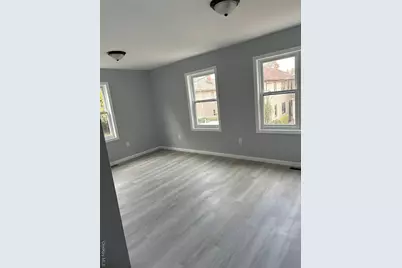 137 S 14th Avenue, Mount Vernon, NY 10550 - Photo 9