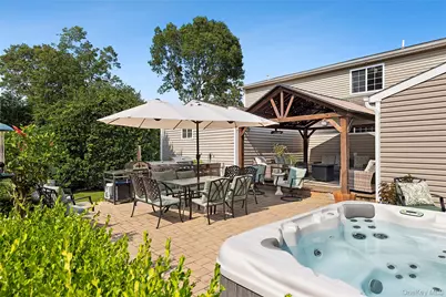 46 S Howell Avenue, Centereach, NY 11720 - Photo 15