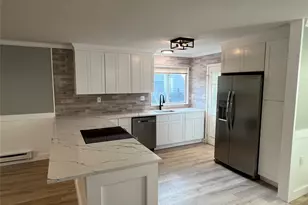 503 Lancaster Ct, Ridge, NY 11961 - Photo 5