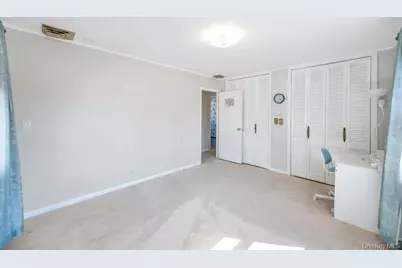 885 Downing Road, Valley Stream, NY 11580 - Photo 29